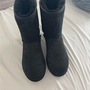 Ugg Classic Short II